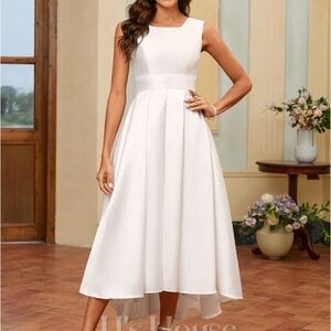 Elegant White Sleeveless Dress